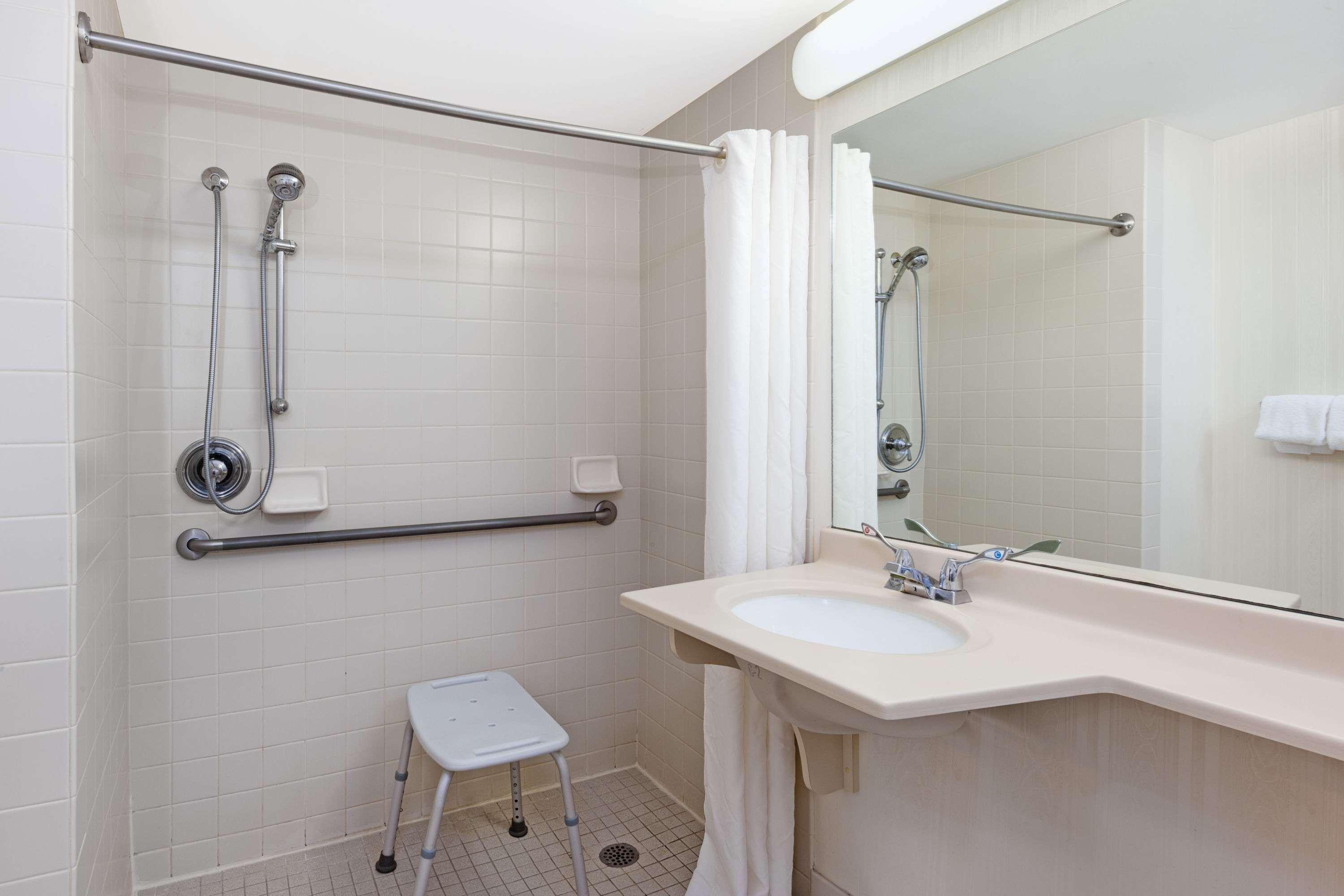 Comfort Inn & Suites Grand Blanc-Flint Bagian luar foto
