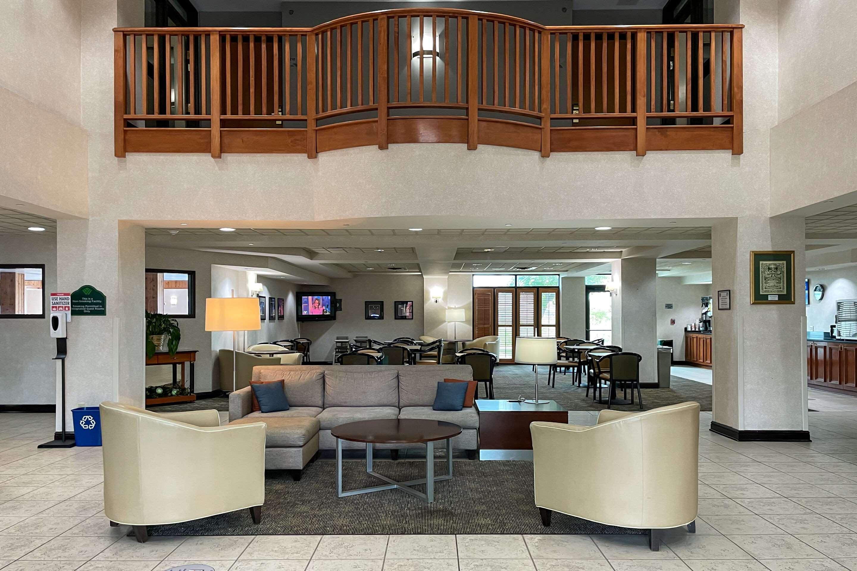 Comfort Inn & Suites Grand Blanc-Flint Bagian luar foto
