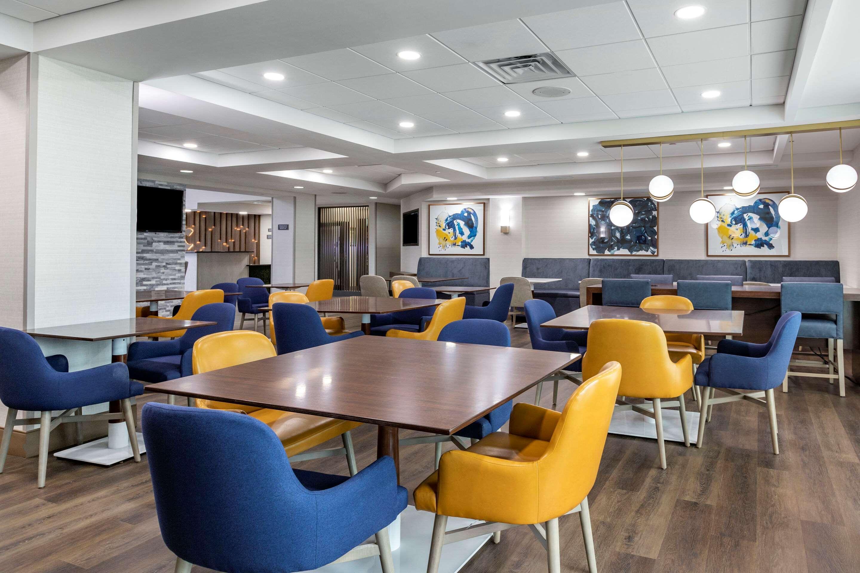 Comfort Inn & Suites Grand Blanc-Flint Bagian luar foto