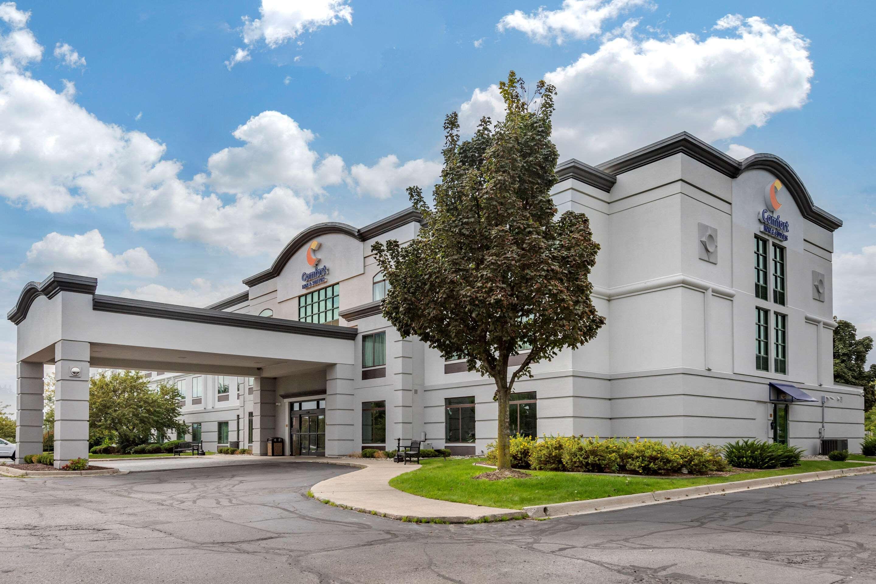 Comfort Inn & Suites Grand Blanc-Flint Bagian luar foto