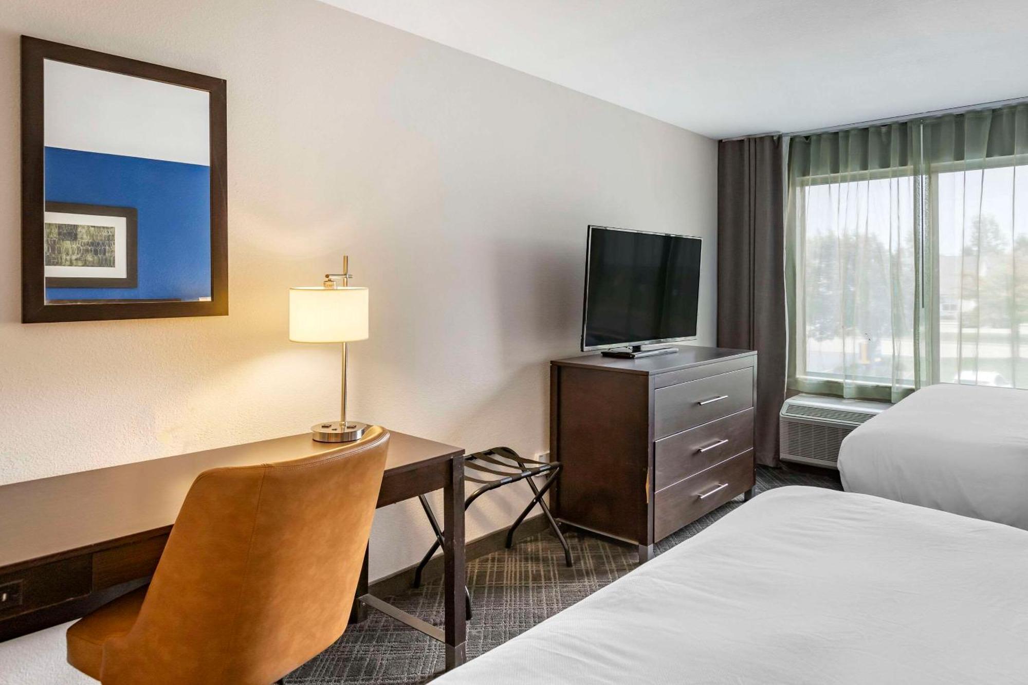 Comfort Inn & Suites Grand Blanc-Flint Bagian luar foto
